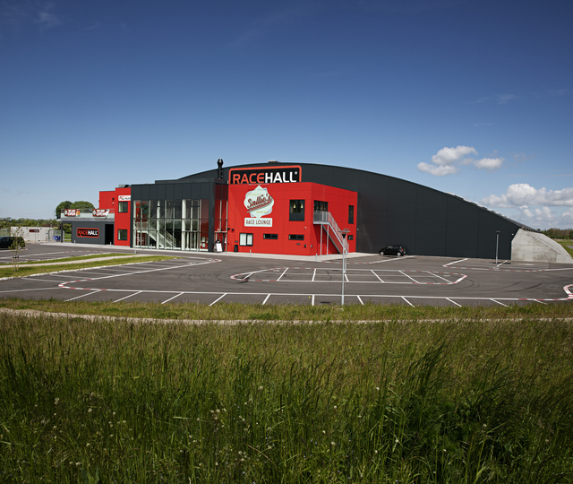 RACEHALL, the world’s larges indoor go-kart racing track freshly equipped with LEDVANCE LED luminaires